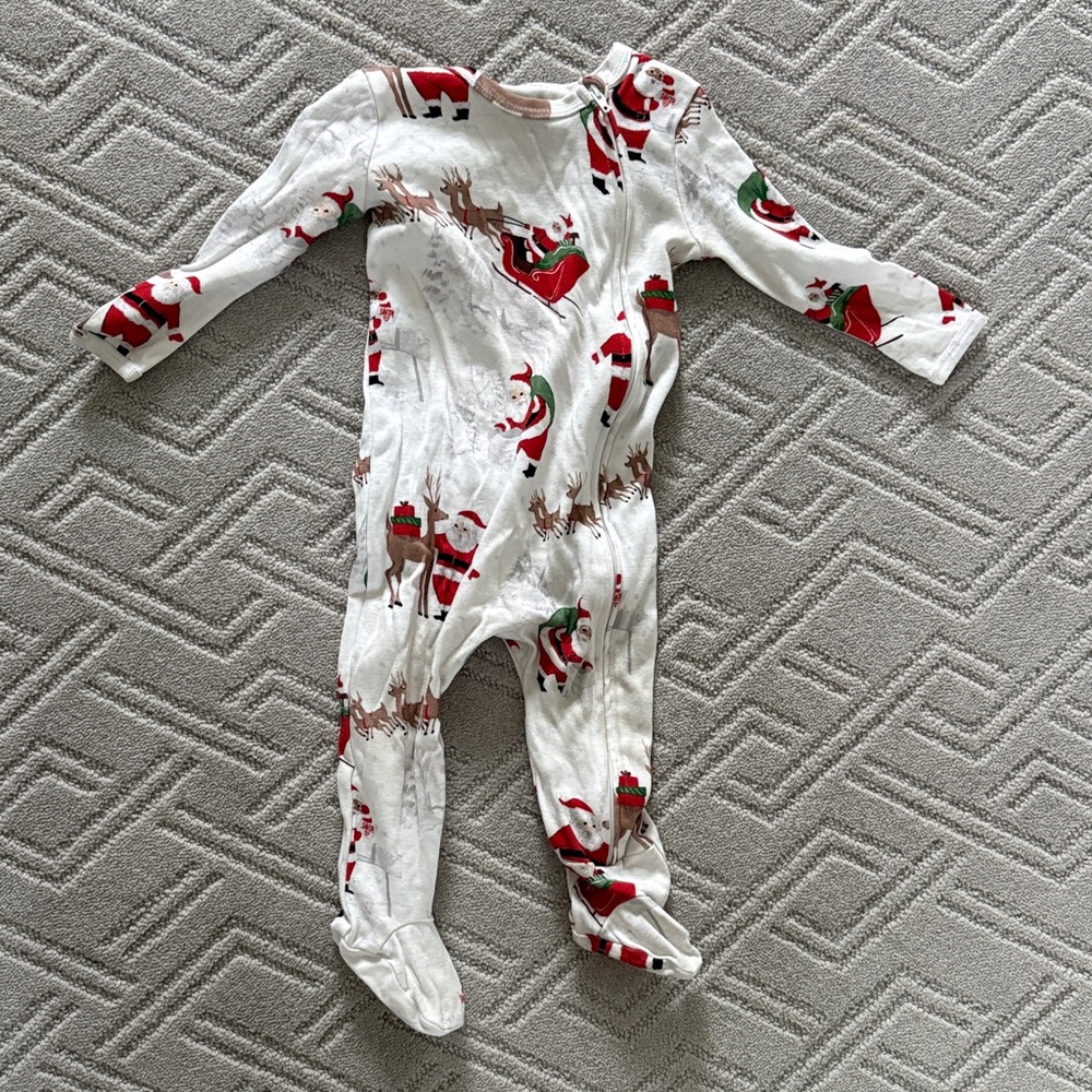 Pottery barn kids White Santa Print One-Piece Pajamas 9-12M